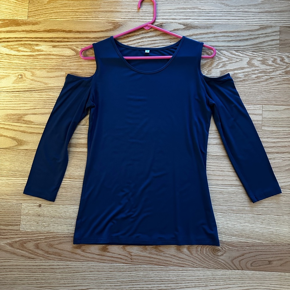 NWOT Women's Navy Cold Shoulder Top Size Small